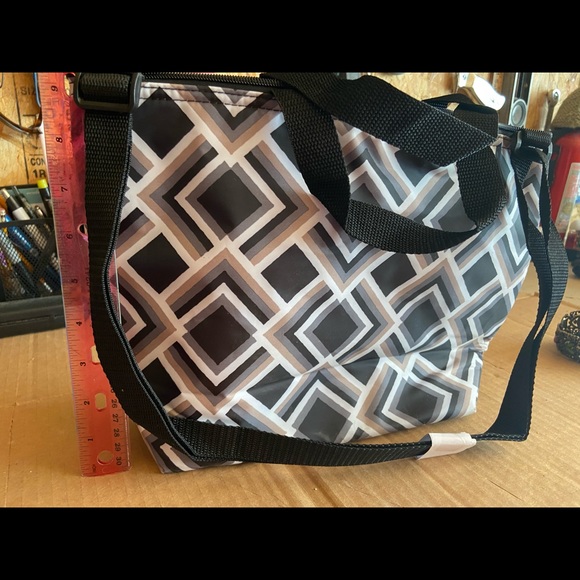 31 totes-insulated bag perfect any occasion(2-1) - Picture 6 of 7